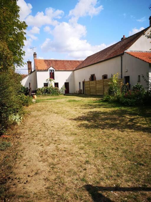 Maison De Charme Entre Ville Et Campagne Amilly  Exteriör bild